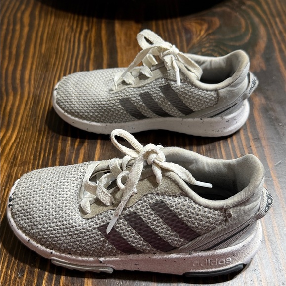 Toddler Boy Adidas tennis shoes - Picture 4 of 8